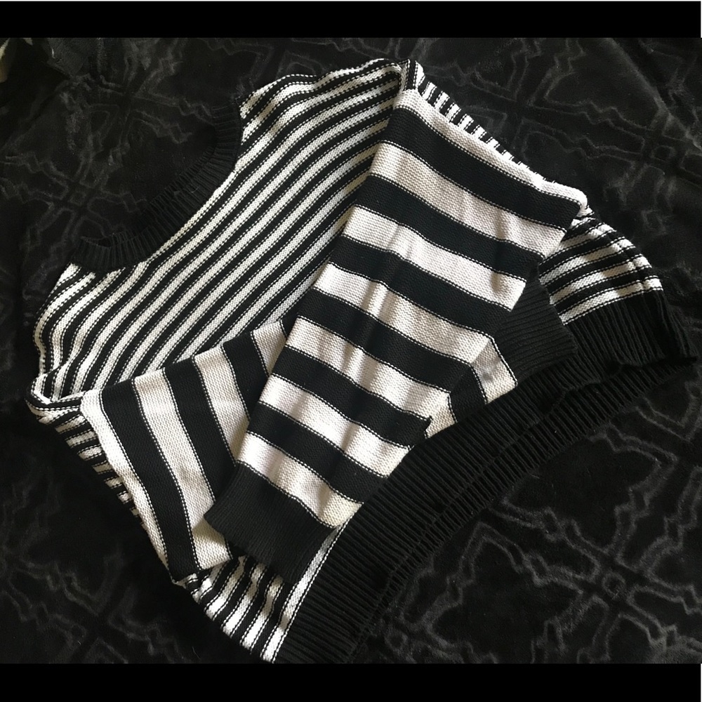 Forever 21 Striped Cropped Sweater